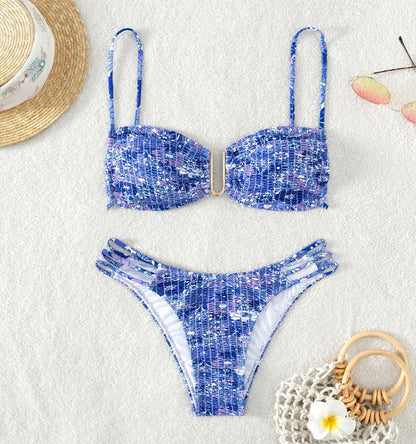 Women's floral high-waist bikini swimsuit in solid colour with matching bra and briefs