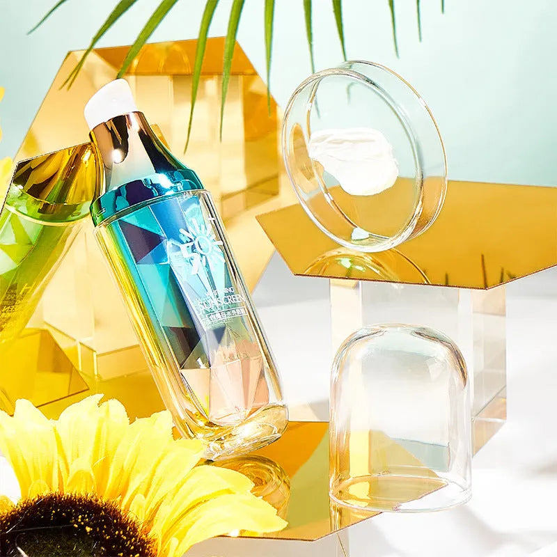40g tube of SPF50 moisturising and refreshing sunscreen cream