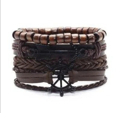Men's vintage braided leather bracelet, a stylish and durable accessory for any occasion.