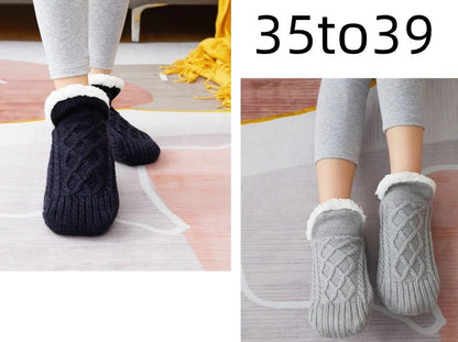 Pair of thickened non-slip indoor socks in navy V-fringe, 60% acrylic with sherpa lining for warm grip on floors, sizes 35-45