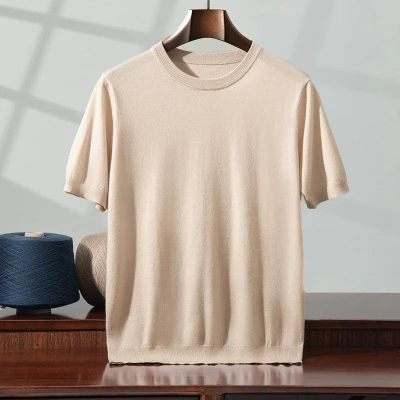 Men's loose-fit thin knitted pullover shirt in light grey, short sleeves, round neck.