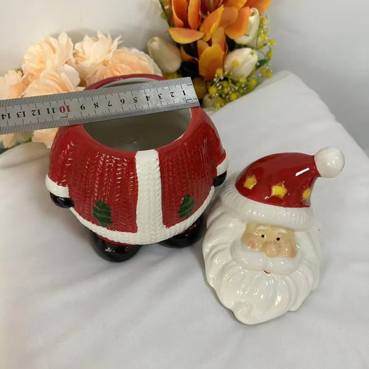 White porcelain Santa Claus storage tank Christmas money box table ornament in cartoon European style
