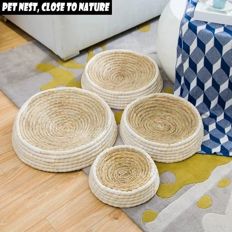 Straw woven bowl-shaped cat bed and scratching board made from straw and corn husk, hand-woven pet nest in five sizes.