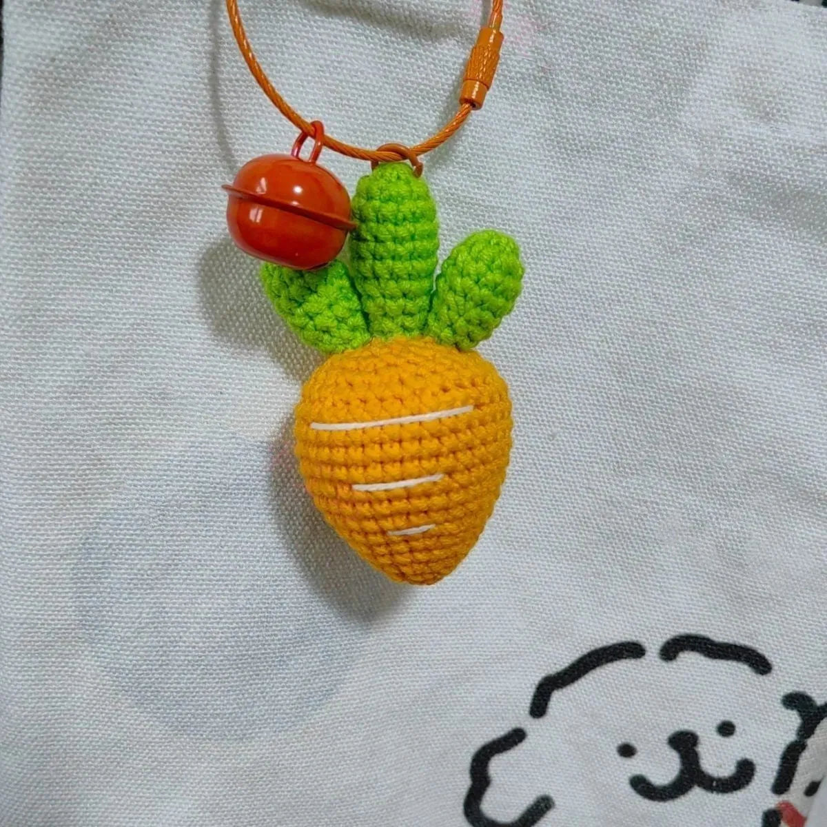 Cartoon carrot design keychain pendant made from soft wool felt