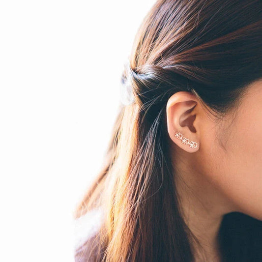 Daisies stud earrings for women in gold and silver, lightweight and durable alloy construction