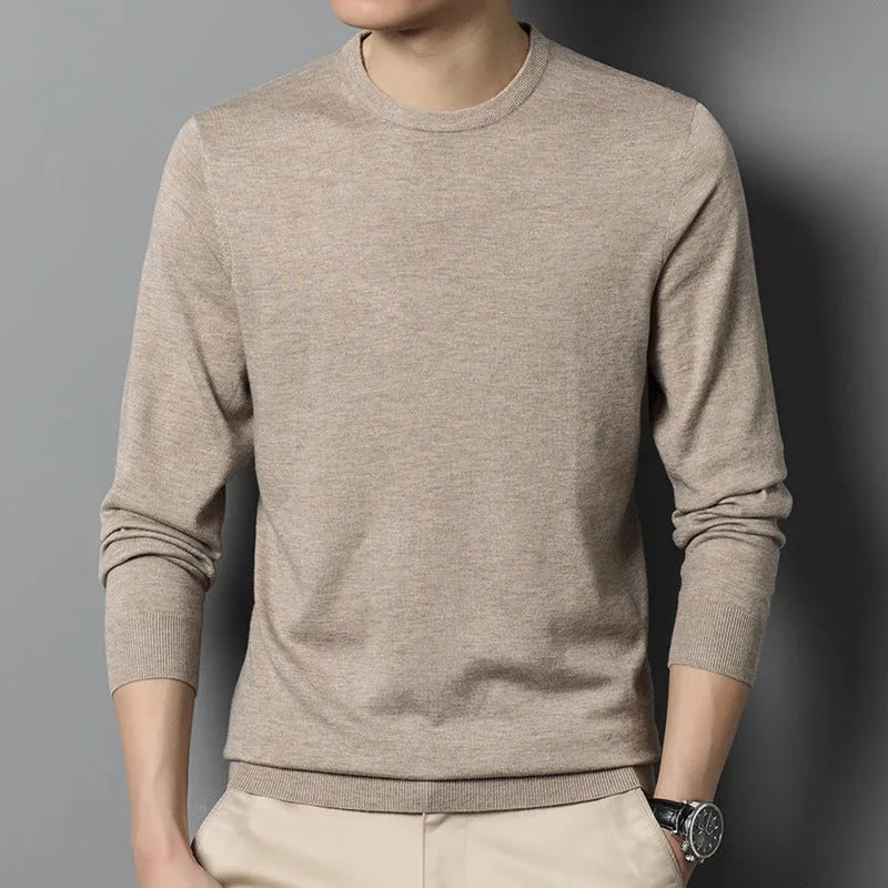 Men's heavy wool pullover sweater in light business style with fine yarn construction