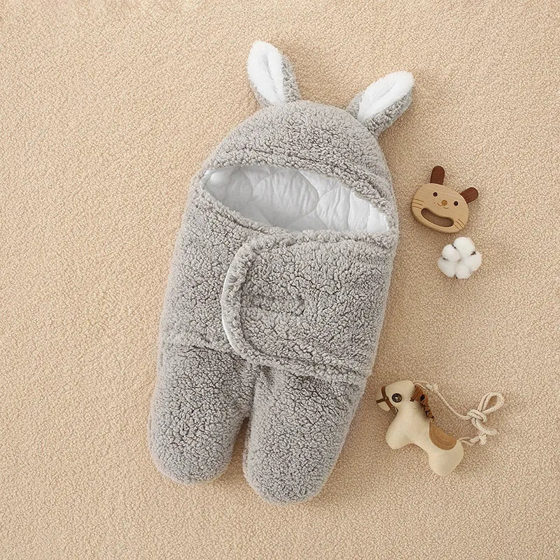 Thickened anti-shock baby quilt in khaki colour showing lamb velvet exterior and pure cotton interior