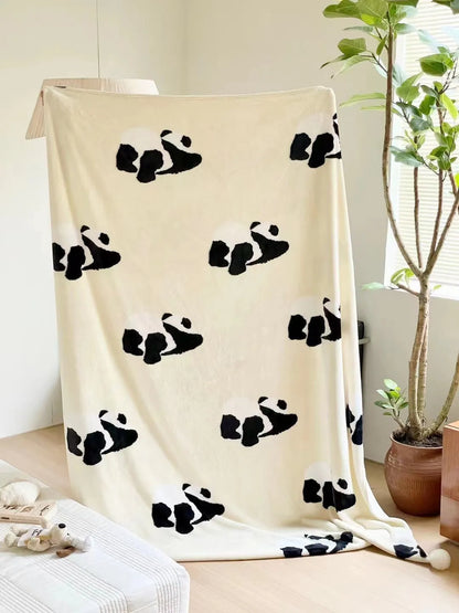 Panda cartoon pattern flannel blanket measuring 150cm by 200cm