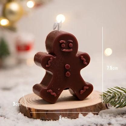 Christmas tree-shaped candle in silicone mold with soy wax and cotton wick measuring 4.5x4.5x10cm