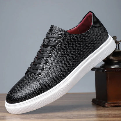Men's black low-top business leather shoes with a leather toe cap and rubber sole