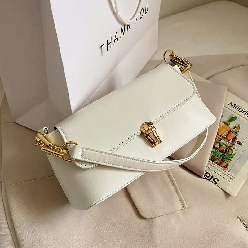French casual underarm bag with chain shoulder strap in horizontal square design
