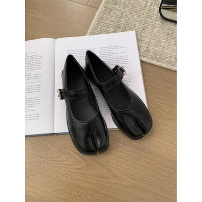 Split-toe pig trotter shoes for women in black with microfiber upper, soft sole and low 1-3cm heel
