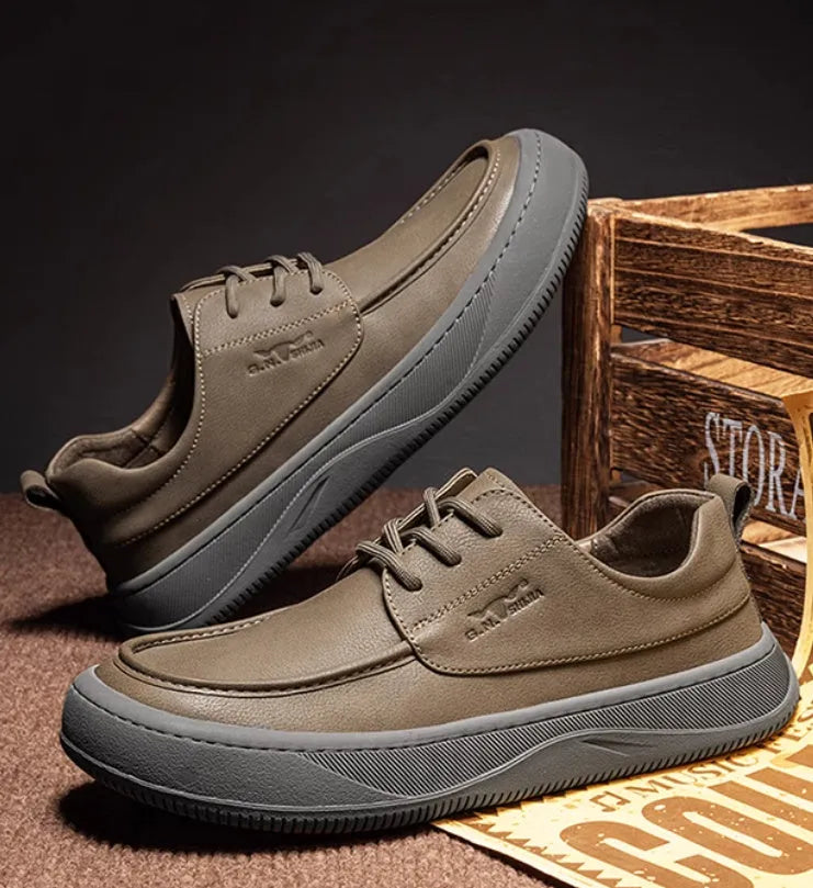 Retro brown leather lace-up casual shoes for men with visible stitching and a rubber sole.