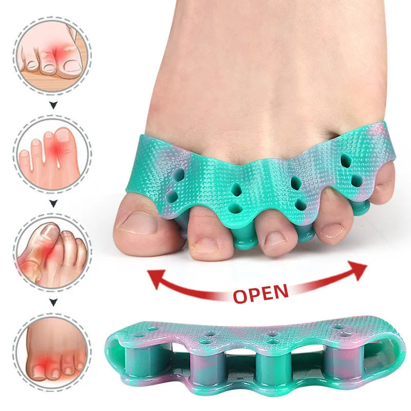 Five-hole SEBS toe separator in colour gradient, average size, for overlapping toes and daily leisure use