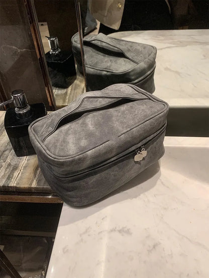 Waterproof portable partition storage handbag in PU leather, 23x11.5x15.5cm, grey or brown