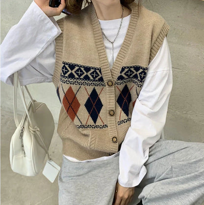 Diamond plaid pattern sleeveless cardigan top in loose fit with free size construction