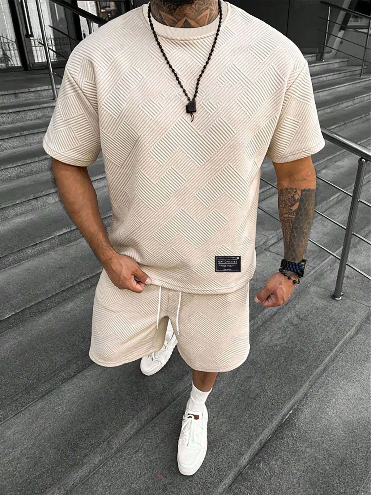 Men's short sleeve shorts suit in polyester blend fabric with printed pattern, sports leisure style