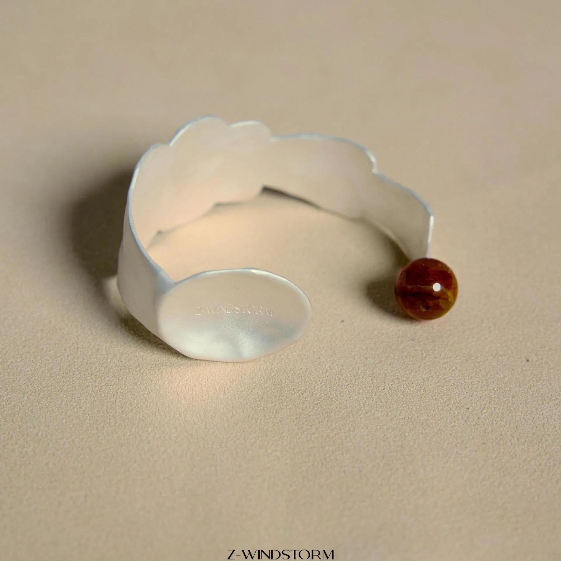 Small silver-tone stewed pork spoon shaped jewellery ring or bracelet with diamond design