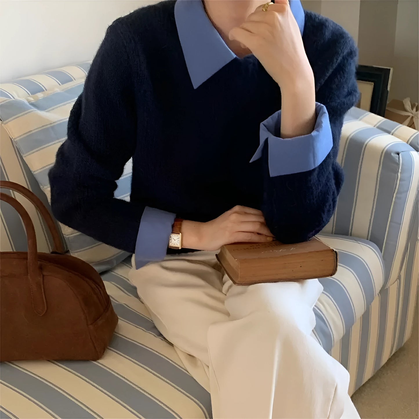 Women's loose fit knitwear top with contrast colour lapels in polyester fabric