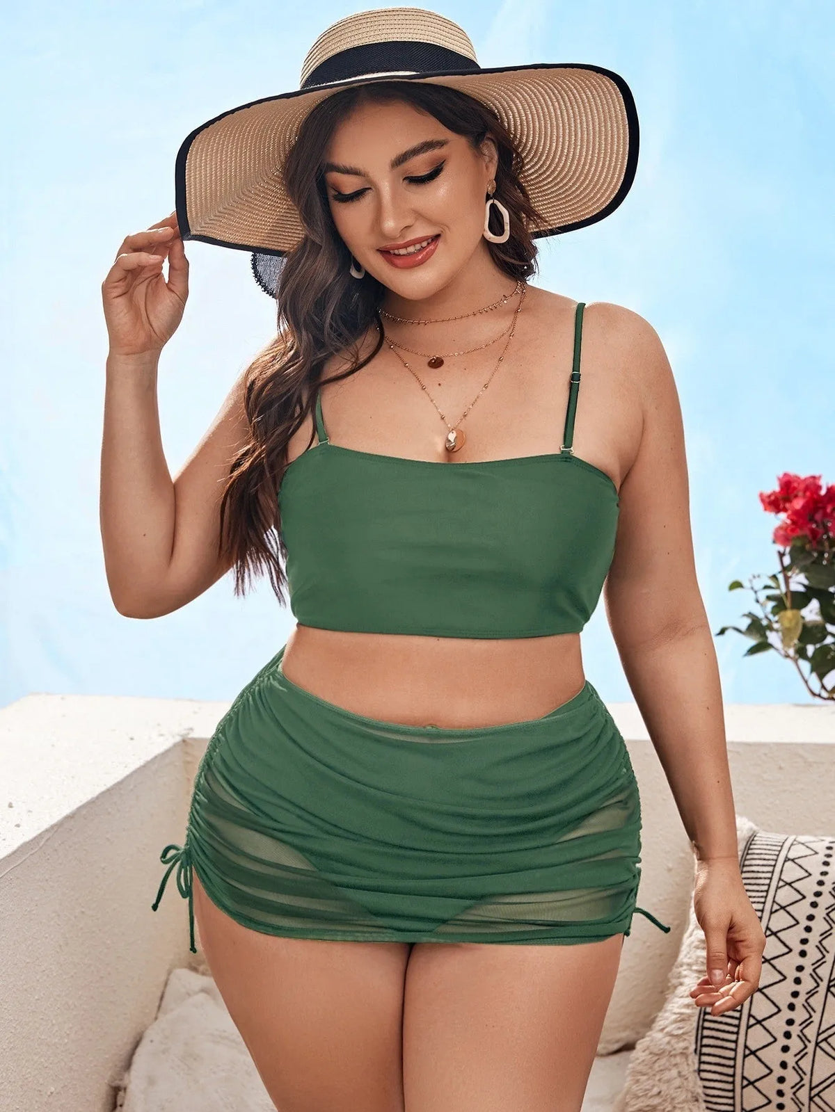Women's solid colour mesh bikini three-piece set with top, underwear, and apron.