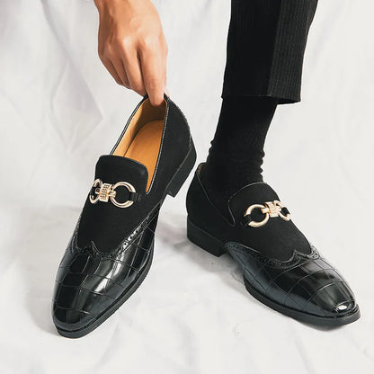 Men's black Korean style pointed toe casual shoes with sewing line detail on artificial PU upper