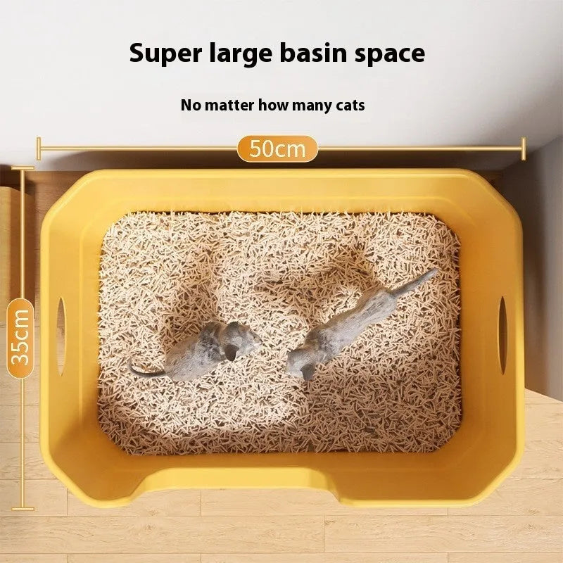 Oversized semi-closed cat litter box in selected colour with free extra-large litter scoop