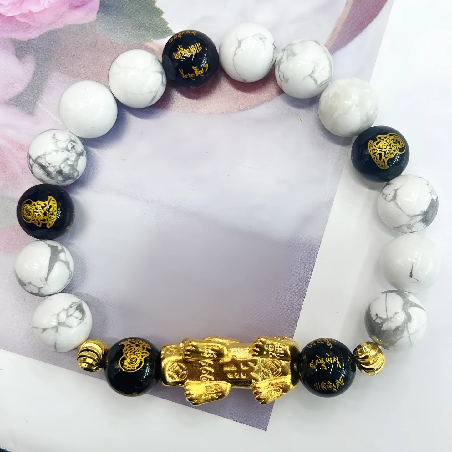 Vintage white turquoise and black agate bracelet with adjustable 15-17cm length