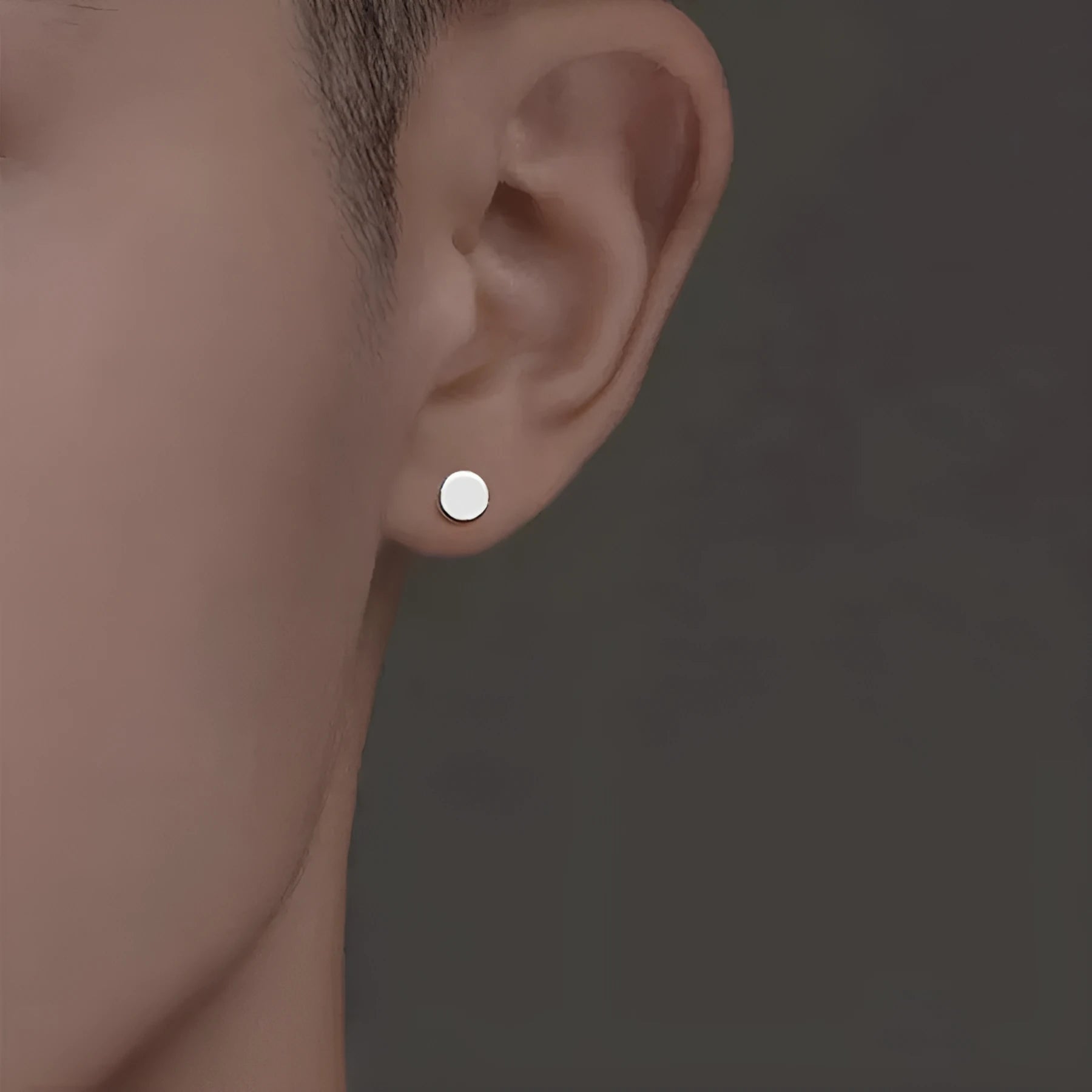 S999 sterling silver round flat bone stud earrings in silver or black, showing size range from 3mm to 8mm.