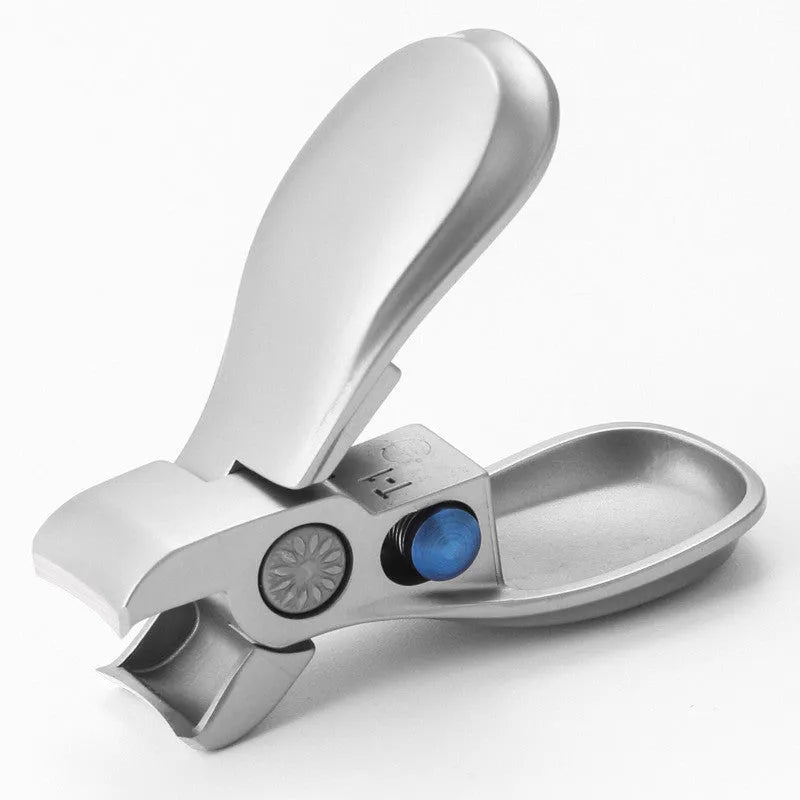 Silver large opening nail clipper in 420J2 tool stainless steel with anti-splash design for manicure use