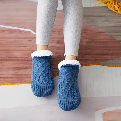 Pair of thickened non-slip indoor socks in navy V-fringe, 60% acrylic with sherpa lining for warm grip on floors, sizes 35-45