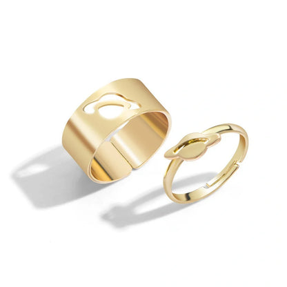 Stylish adjustable butterfly couple rings in punk design, perfect for symbolising love and individuality.