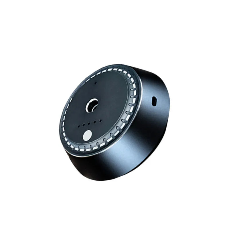 Black metal car aroma diffuser with USB charging port and 30ml capacity