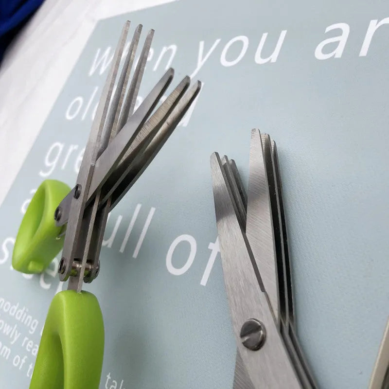 Stainless steel kitchen scissors with five parallel blades for cutting green onions and herbs