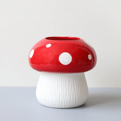 Mushroom shaped ceramic vase with white spots, 15cm height, European style plant container