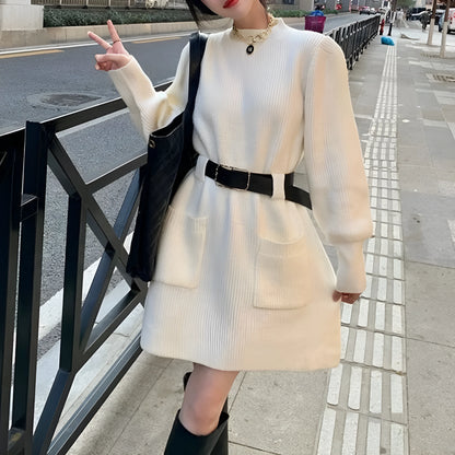 Women's long sleeve loose knitted dress in beige with high waist and included black belt