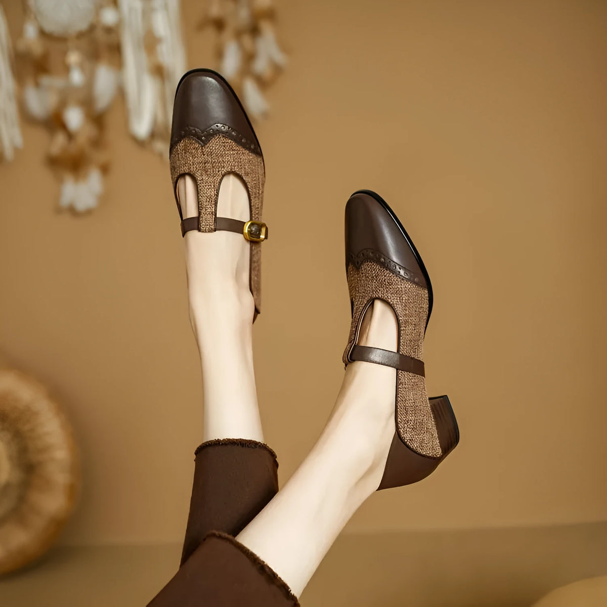 Women's low-cut Mary Jane pumps with chunky 1-3cm heel, T-strap, round toe, cowhide upper, in Black or Tea Brown