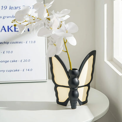 Ceramic butterfly vase and matching tissue box set with light luxury design