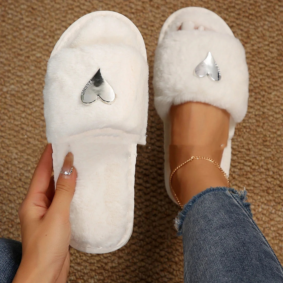 Cosy faux fur slippers for women with heart pendant in various colours