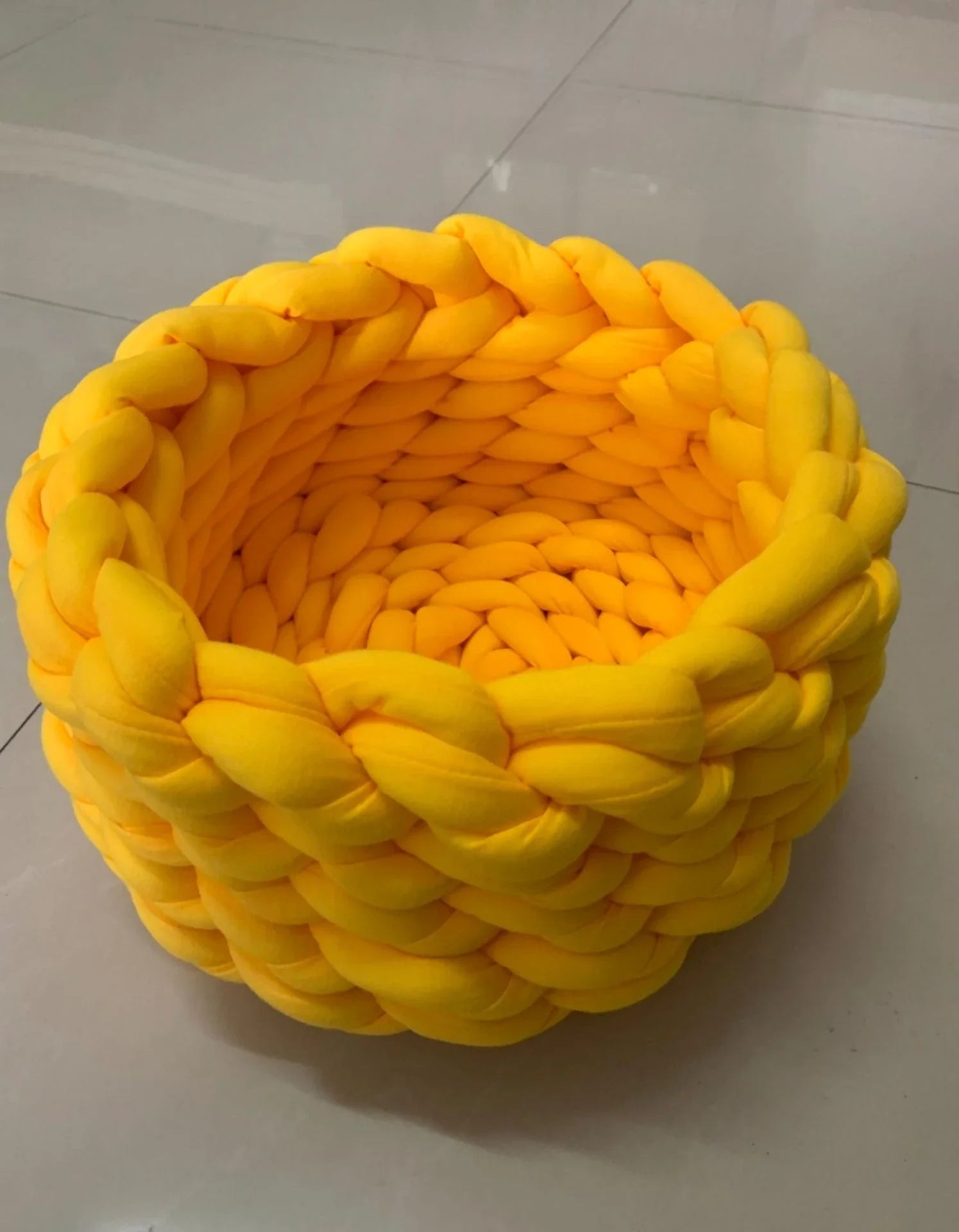 Cozy Cat Bed: Plush, Warm, and Stylish Pet Nest in Various Colors and Sizes