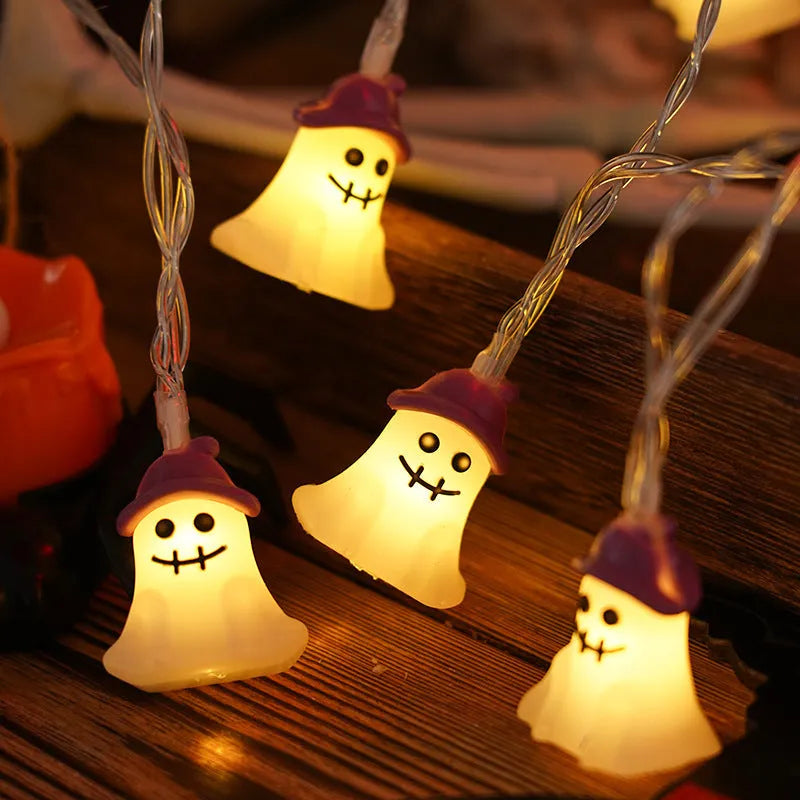 Halloween lighting chain with pumpkin ghost bat shaped LED lamps powered by batteries for indoor outdoor decoration