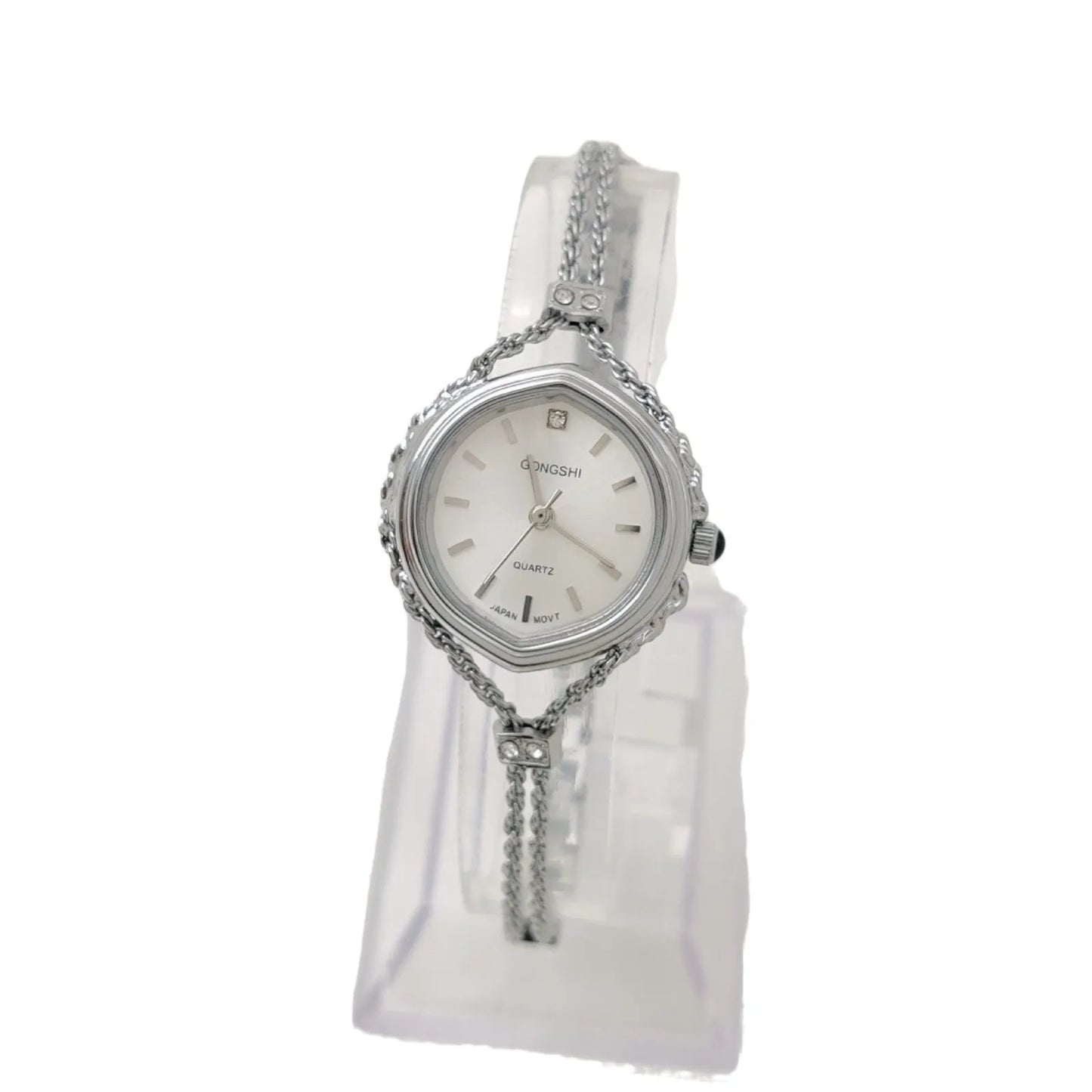 Women's quartz watch with 25mm dial, mineral glass mirror, and chain strap in gold or silver colour