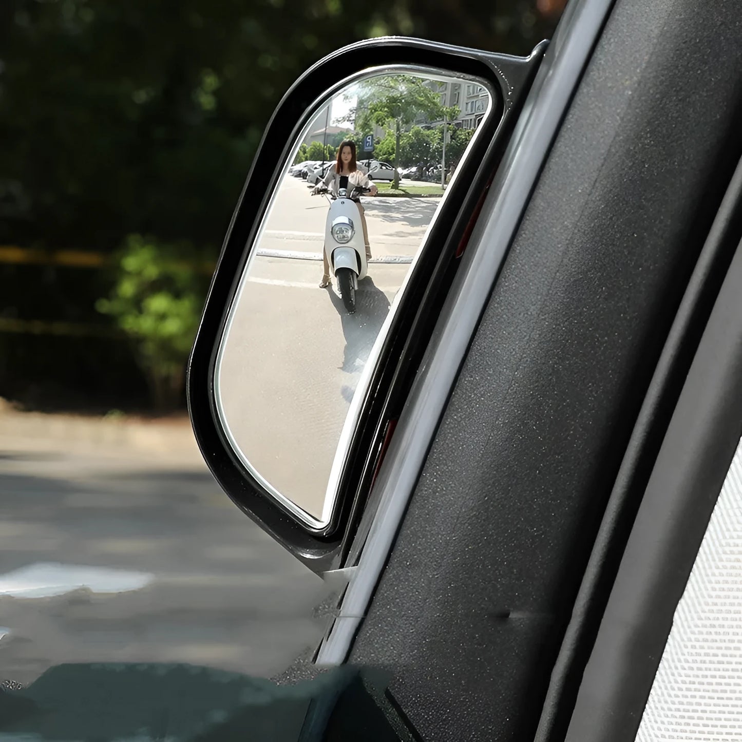 Universal wide-angle car mirror with 126x48x46mm dimensions and ABS+ construction for 95% of vehicle models