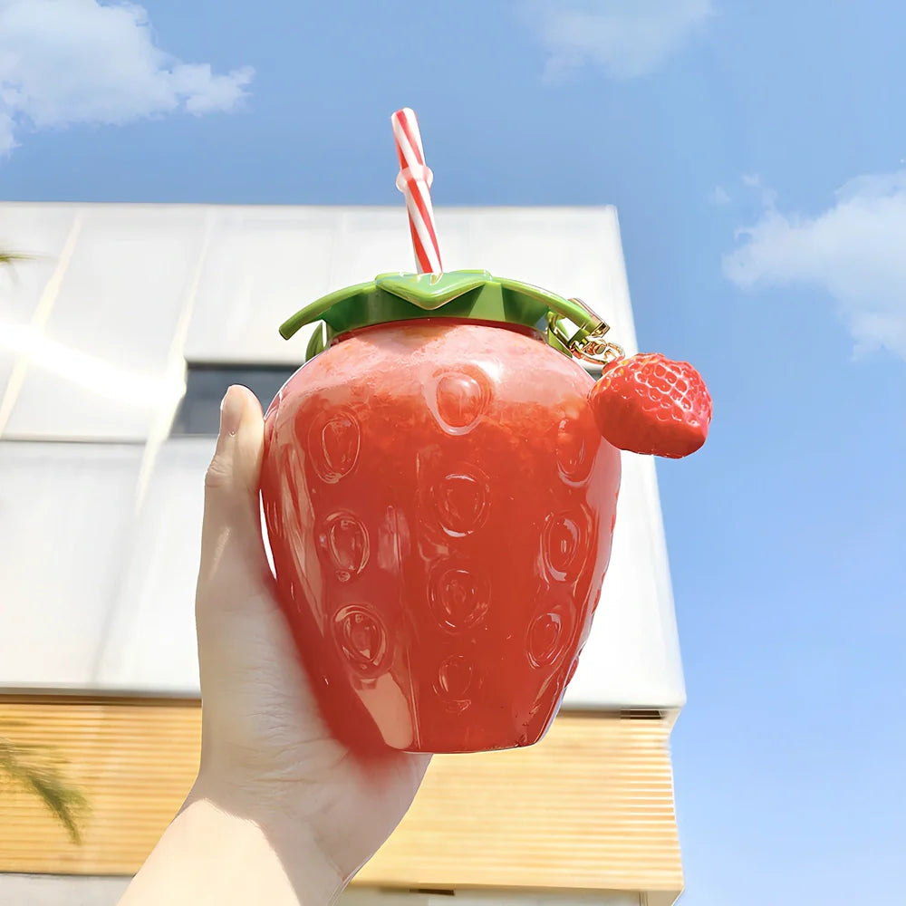 500ml strawberry-shaped water bottle with integrated straw, red with green leaf details