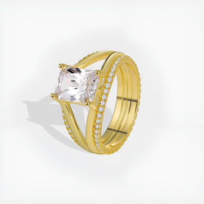 Women's gold-coloured geometric ring with square zircon stone on copper with electroplated finish