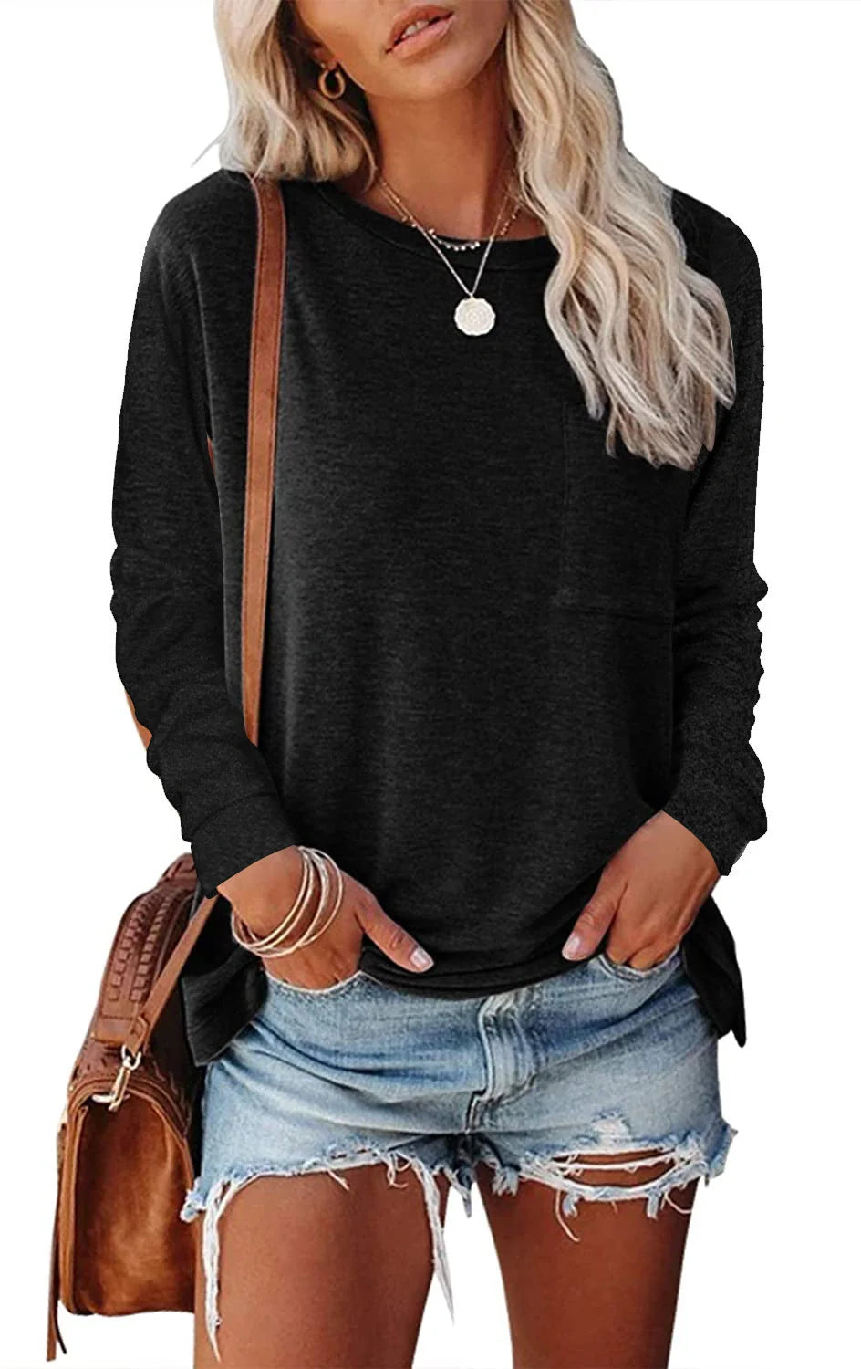 Cotton-polyester blend long-sleeved T-shirt with pocket split design in various colours
