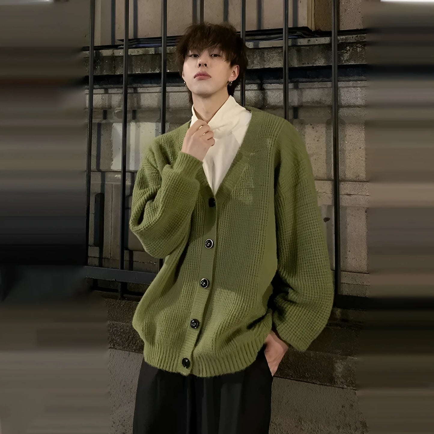 Men's loose fit retro cardigan in solid colour with V-neck and long sleeves