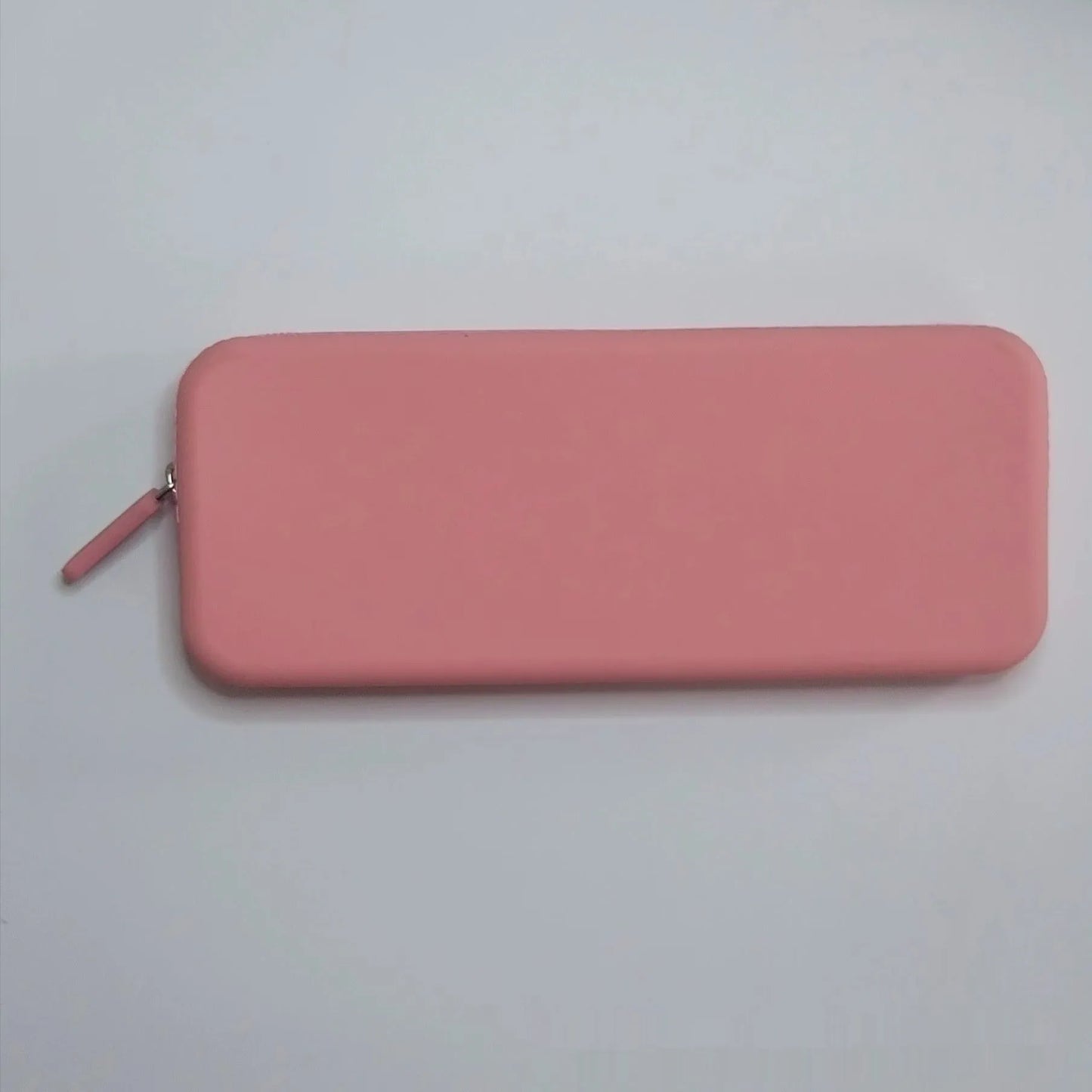 Silicone dustproof makeup brush storage bag in various colours with 20x8x2.5cm dimensions