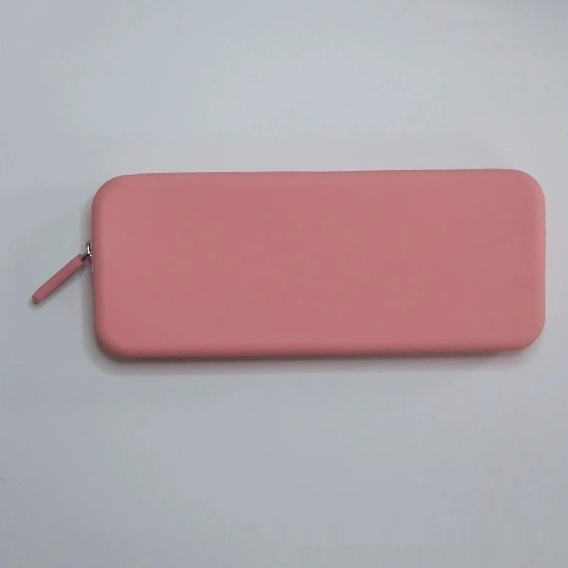 Silicone dustproof makeup brush storage bag in various colours with 20x8x2.5cm dimensions