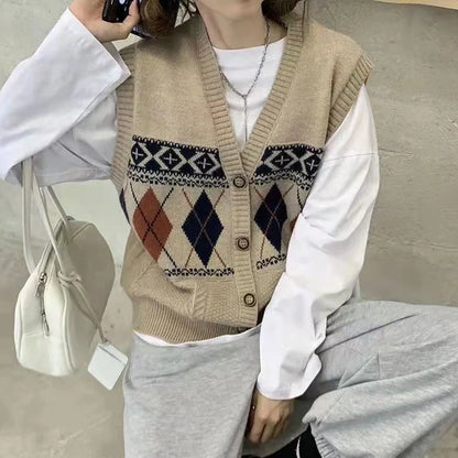 Diamond plaid pattern sleeveless cardigan top in loose fit with free size construction