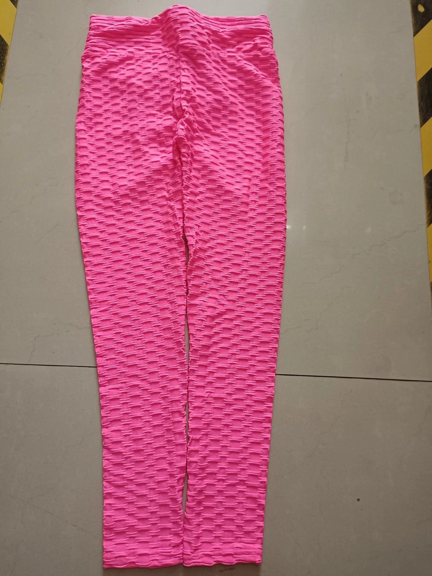Sculpting Booty-Boosting Anti-Cellulite Leggings with innovative scrunch detail and premium polyester-spandex blend